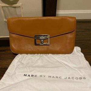 Marc by Marc Jacobs camel clutch